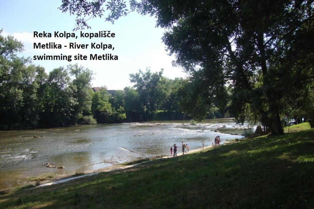 Vikend apartma Ma&Ja Metlika Bagian luar foto