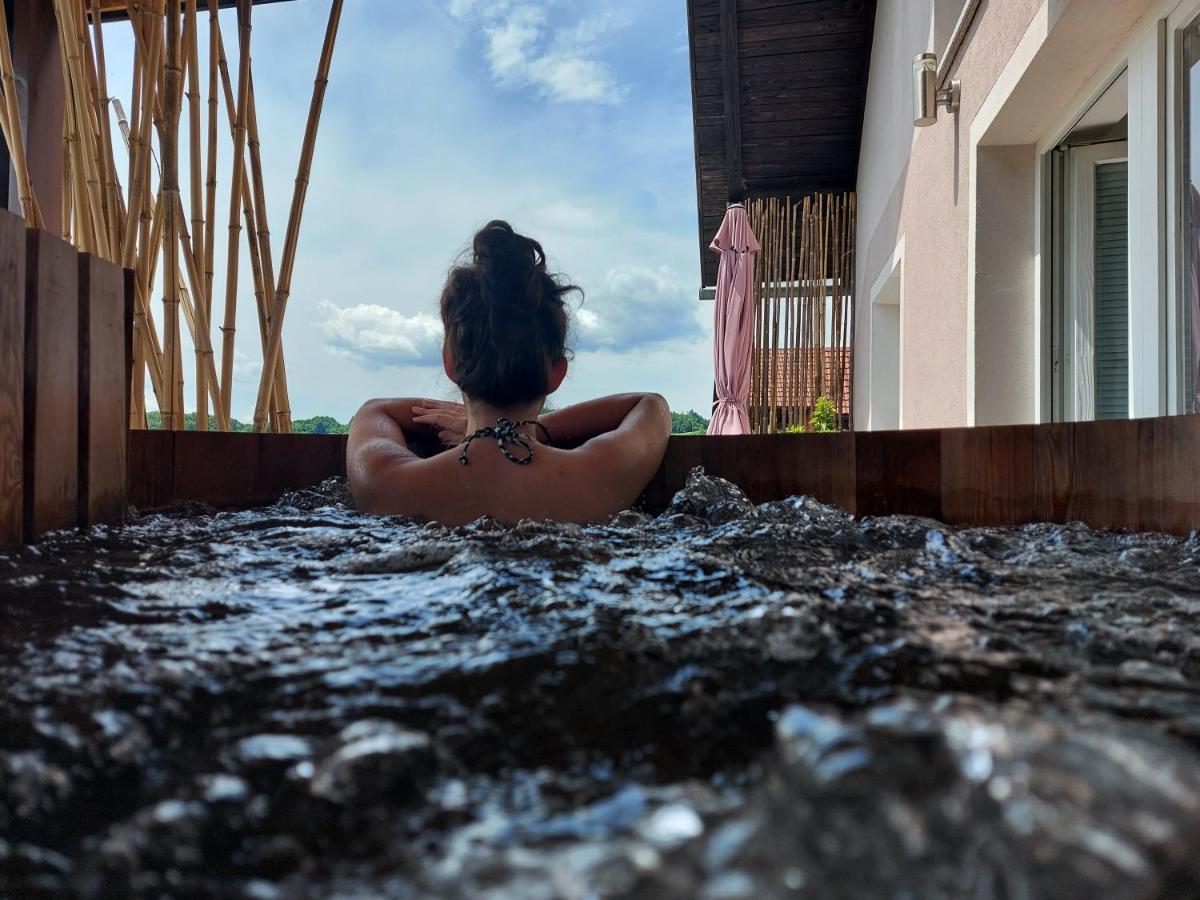 Vikend apartma Ma&Ja Metlika Bagian luar foto