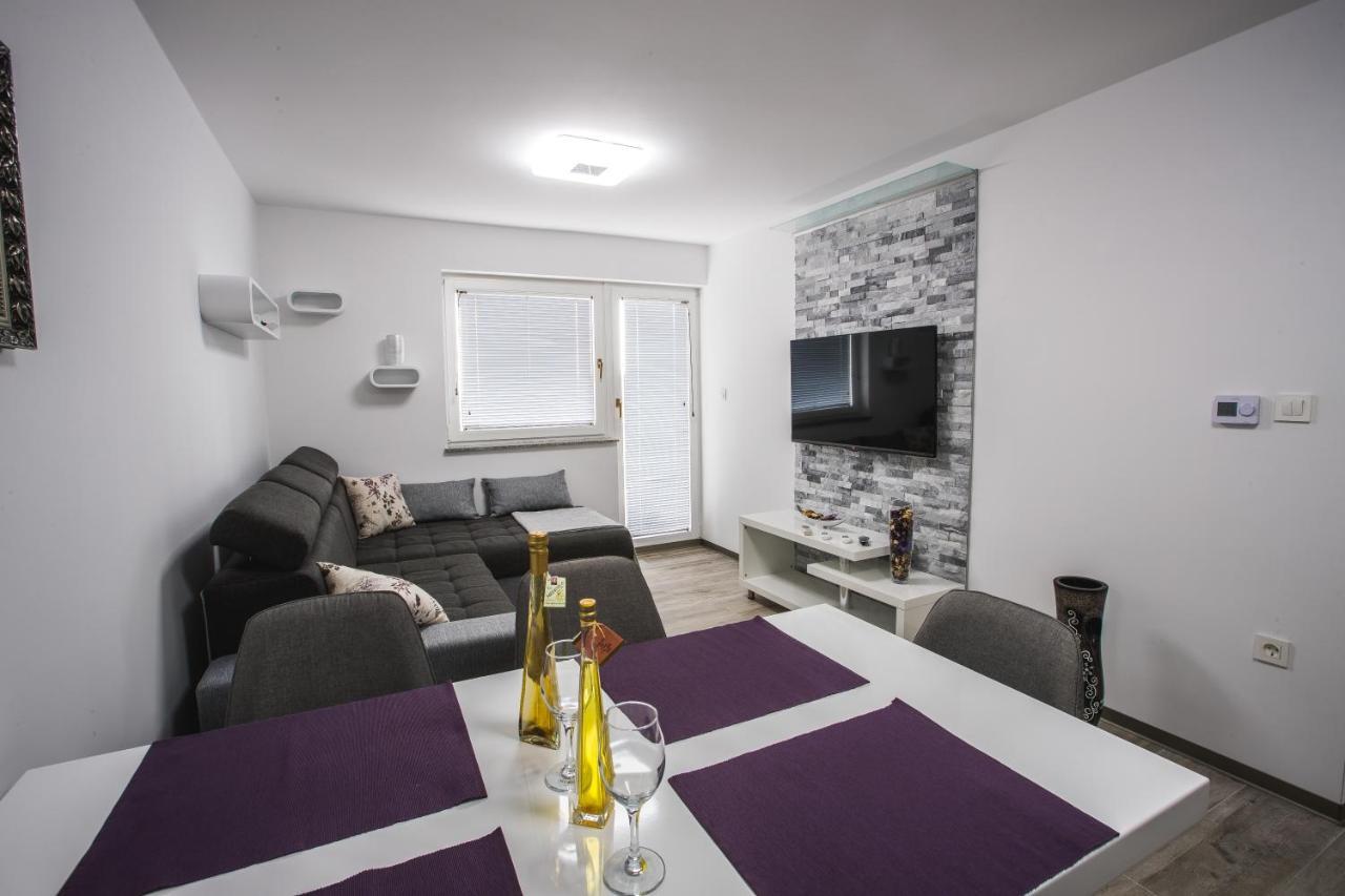 Vikend apartma Ma&Ja Metlika Bagian luar foto