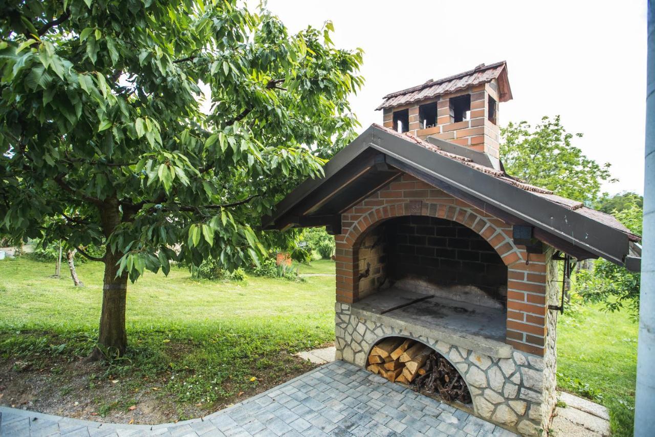 Vikend apartma Ma&Ja Metlika Bagian luar foto