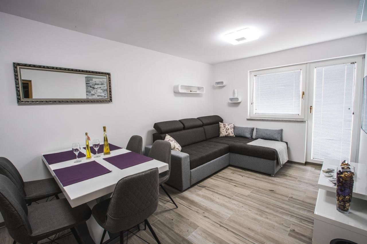 Vikend apartma Ma&Ja Metlika Bagian luar foto